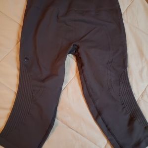**SOLD***Lululemon crop leggings